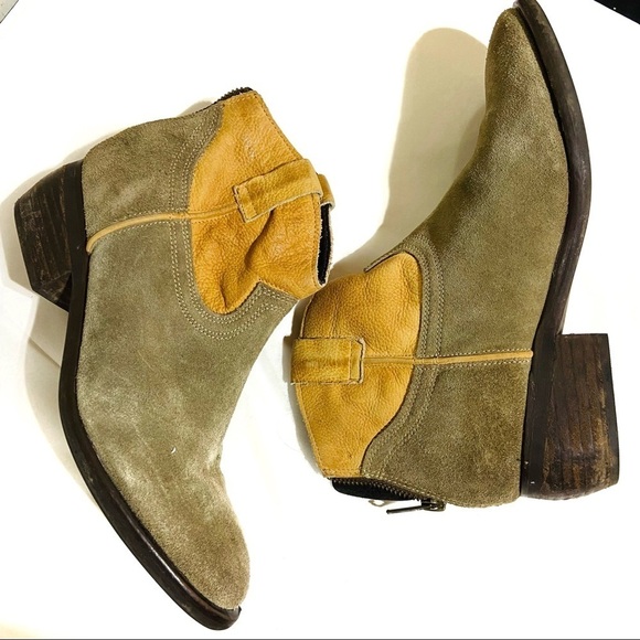 Steve Madden Midnite Women Gray Suede Beige Trim Cowboy Ankle Boots Sz 7.5M - Picture 1 of 6